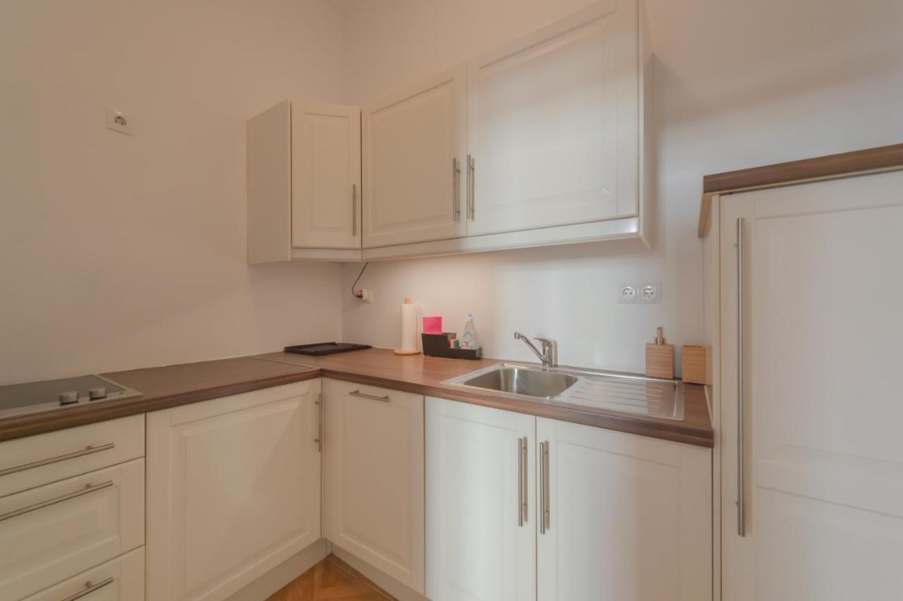 Beautiful 1 bedroom apartment near Schönbrunn palace Wien Exteriör bild