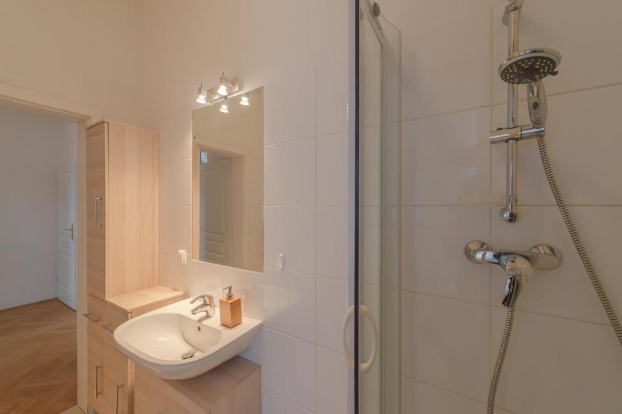 Beautiful 1 bedroom apartment near Schönbrunn palace Wien Exteriör bild